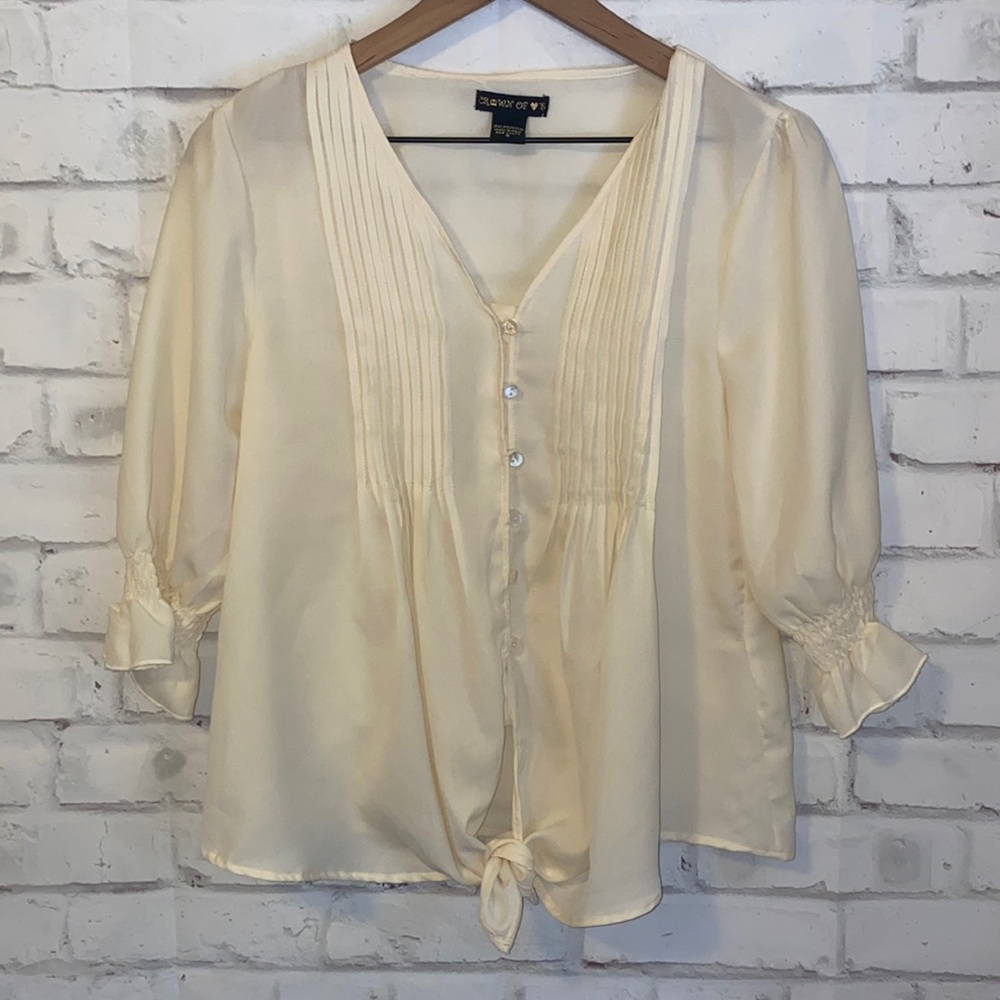 Crown of hearts cream pleated blouse